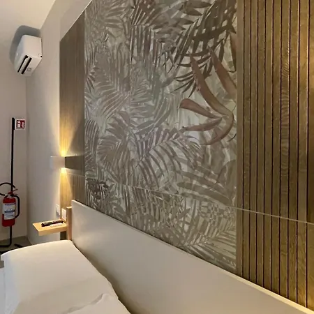 The Golden Palm - Tropical Breath In The Centre Of